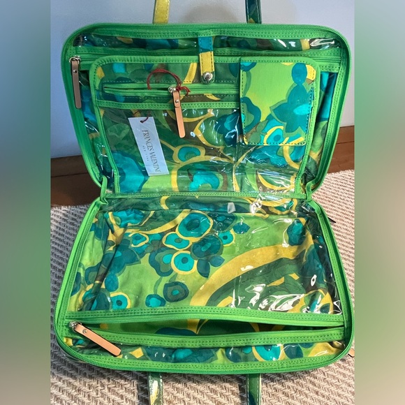 Frances Valentine cosmetic and toiletries in Blue and Green Floral - Picture 7 of 12